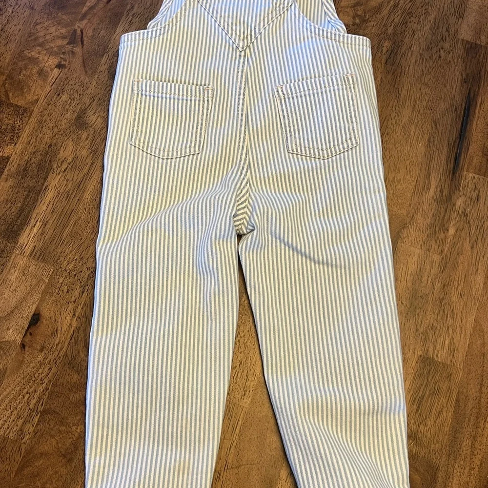 Classic OshKosh pinstripe‎ overall size 3T